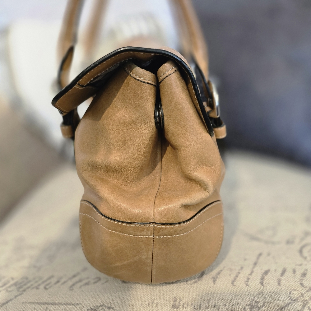 Vintage (2005) Coach Hampton SoHo Leather Bag Style 9636 - Picture 10 of 15